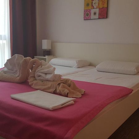 Guest House Zeba & Riviera Šilo Eksteriør bilde