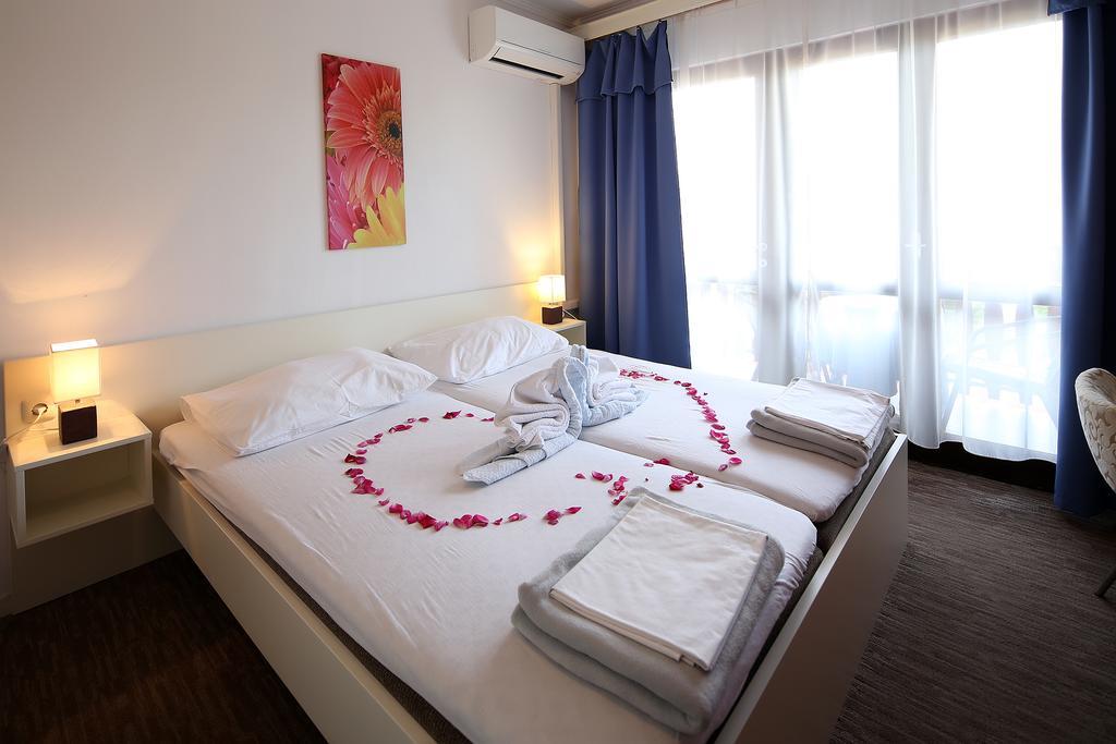 Guest House Zeba & Riviera Šilo Eksteriør bilde