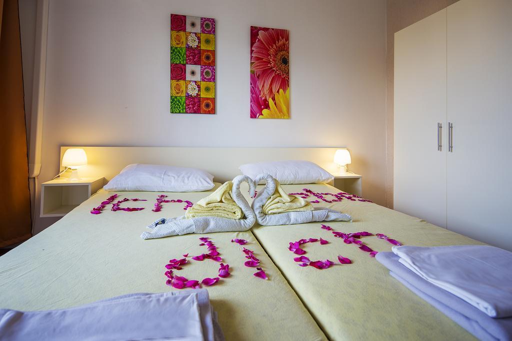 Guest House Zeba & Riviera Šilo Eksteriør bilde