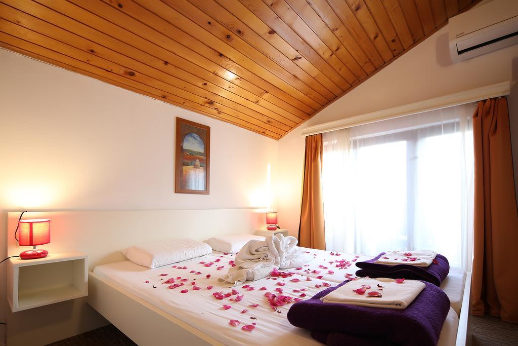 Guest House Zeba & Riviera Šilo Eksteriør bilde