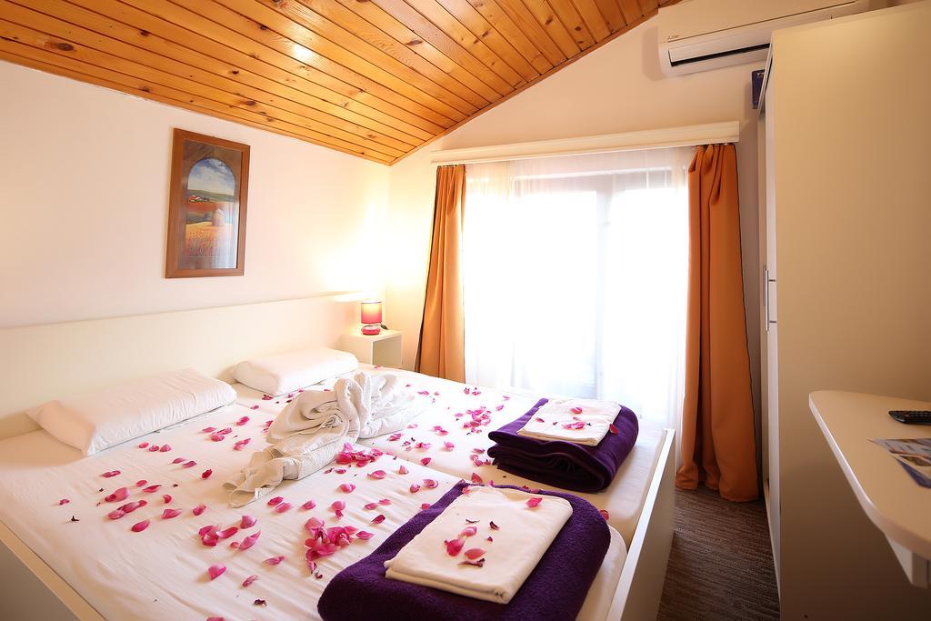 Guest House Zeba & Riviera Šilo Eksteriør bilde