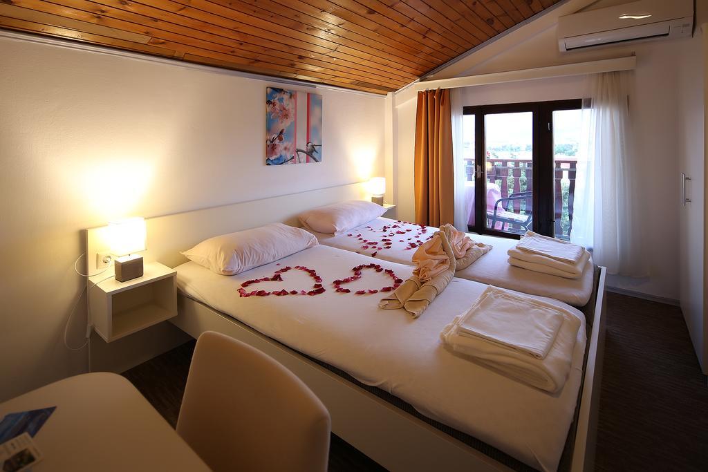 Guest House Zeba & Riviera Šilo Eksteriør bilde