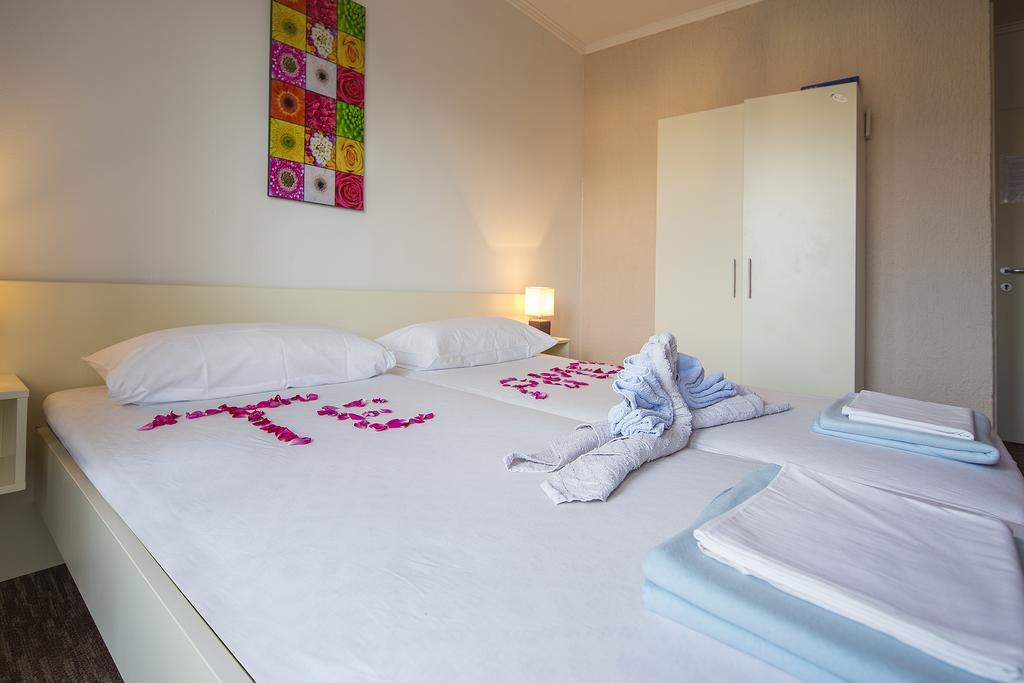 Guest House Zeba & Riviera Šilo Eksteriør bilde