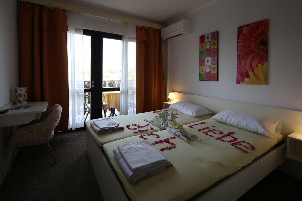 Guest House Zeba & Riviera Šilo Eksteriør bilde